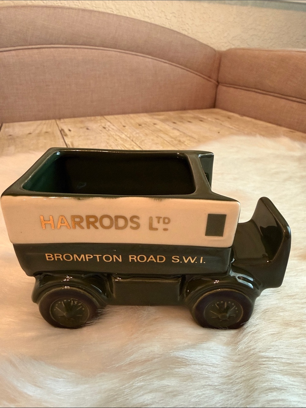 VNTG Harrods Green & Cream Ceramic Delivery Truck Tea Bag Holder Trinket Dish